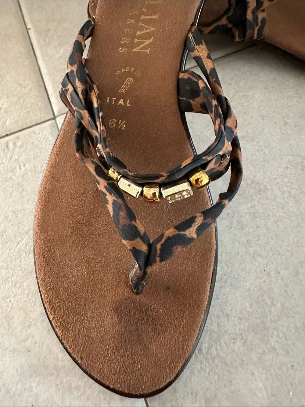 Italian Shoemakers Leopard Print Thong Sandals with Gold Accent (6 1/2) NEW